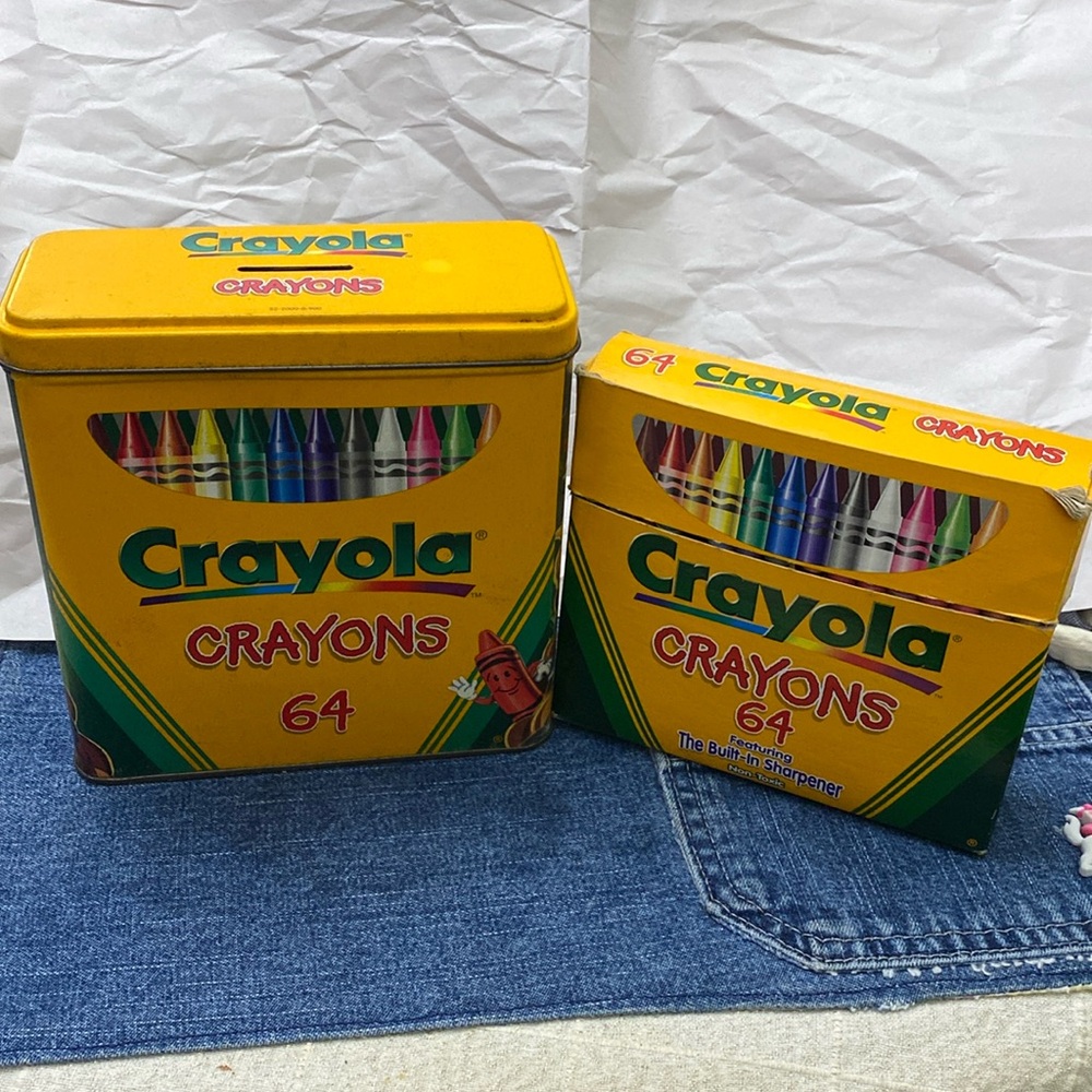 2000 Crayola Bank Tin with Crayons
